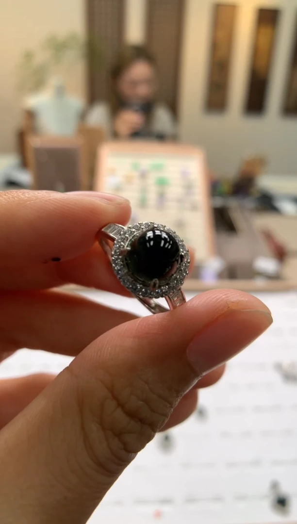 颈饰银S925镶嵌翡翠琳*?戒指