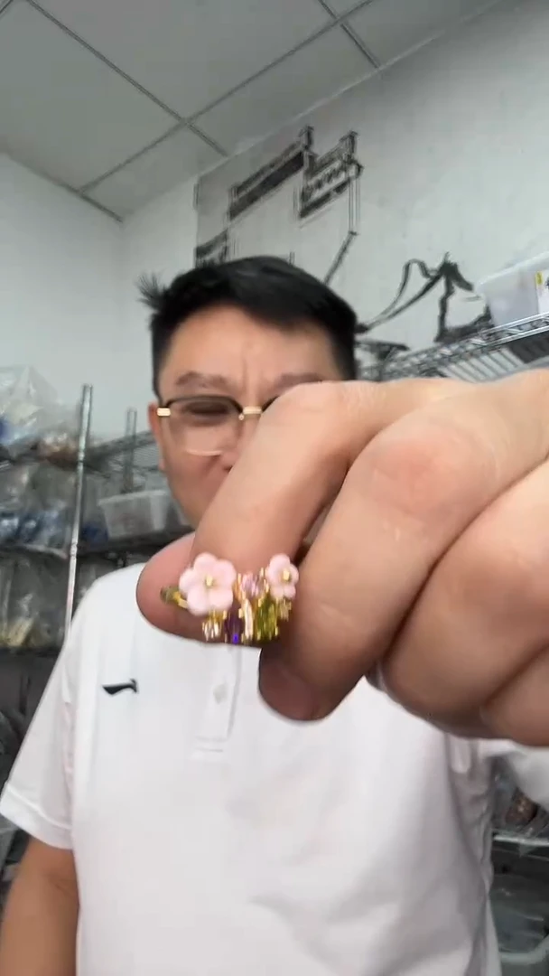 裸石琥珀未镶嵌（有瑕介意勿拍）