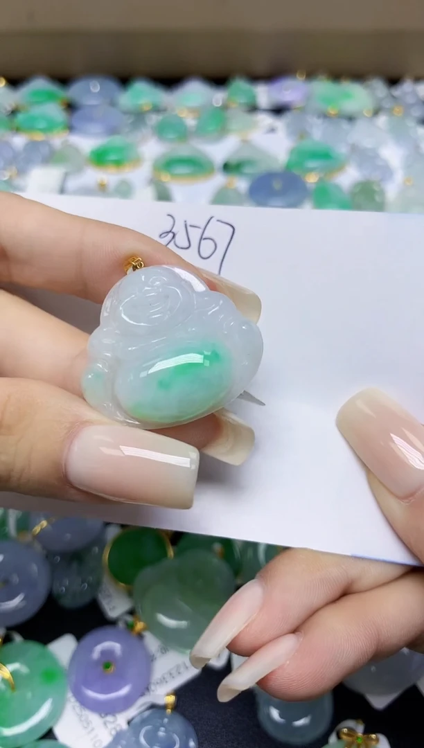 翡翠18K金镶嵌颈饰天然缅甸翡翠A货