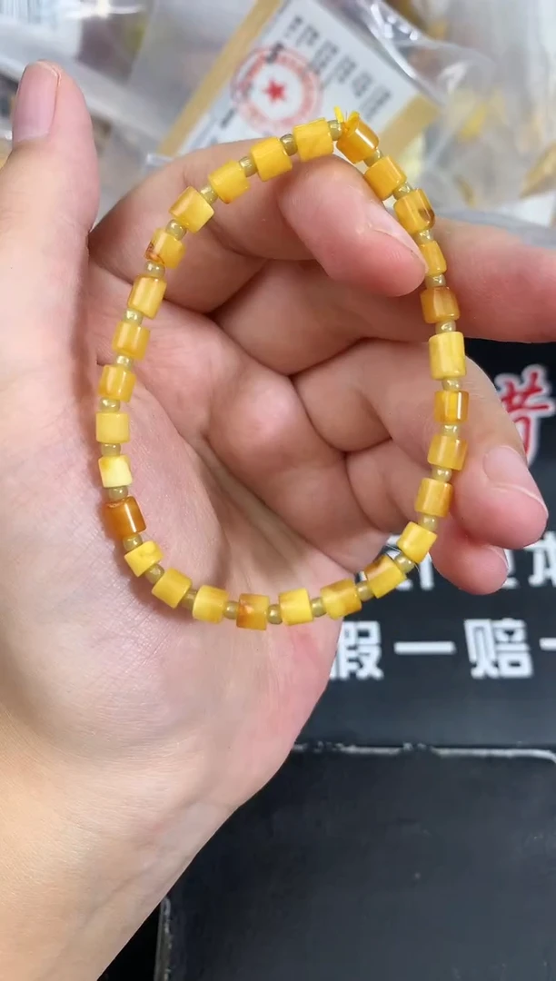 蜜蜡未镶嵌珠宝奇石89
