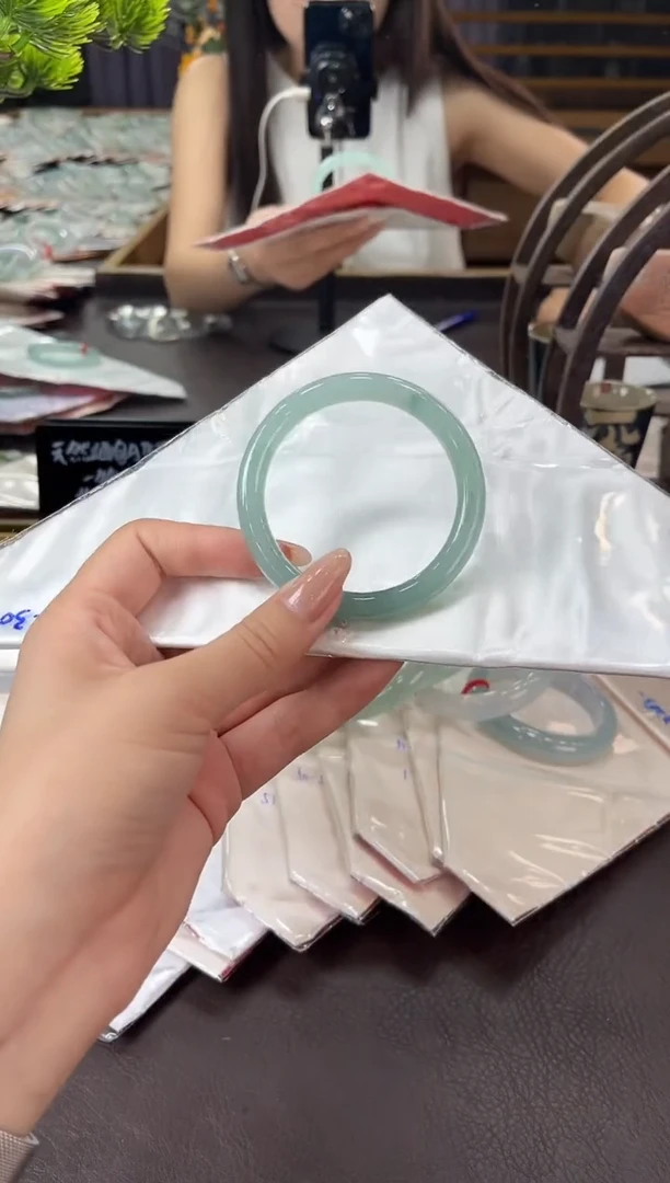 翡翠手镯未镶嵌72