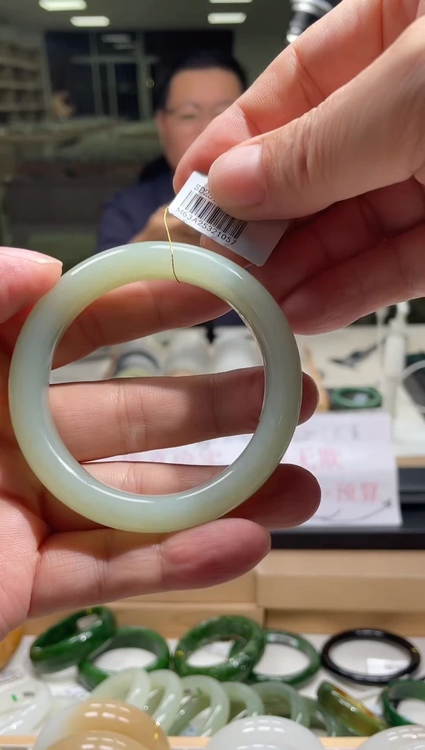 未镶嵌手镯和田玉57-58圈口 1057