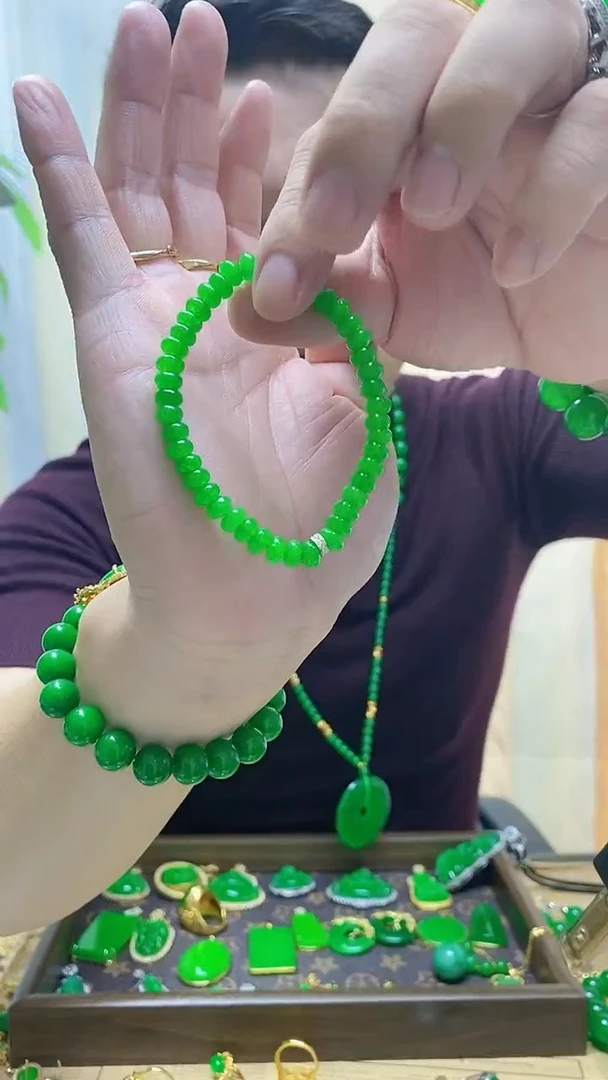 未镶嵌手链翡翠翡翠手链