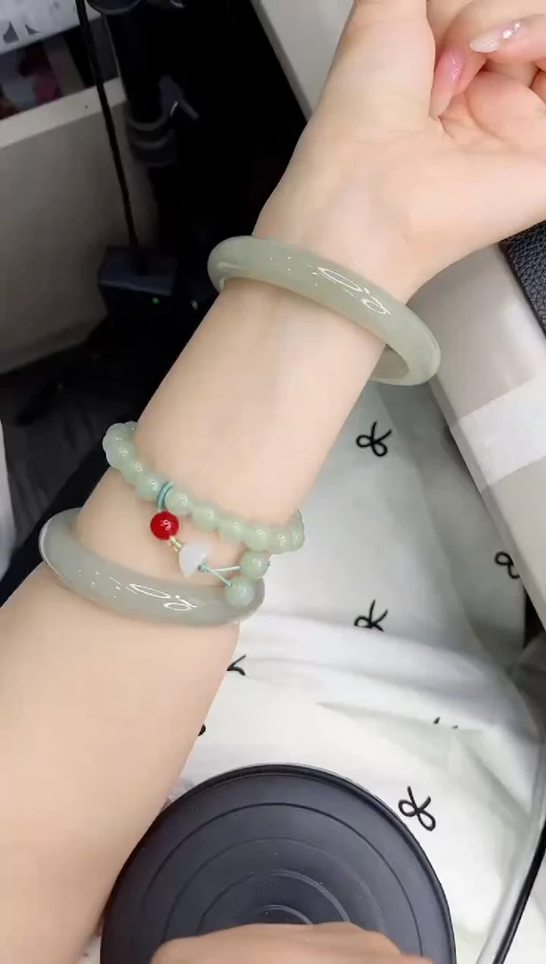 石英质玉手镯未镶嵌289-60.8