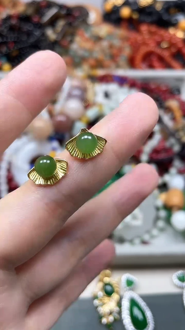 合金和田玉（碧玉）耳钉多样化性发货拍一发一