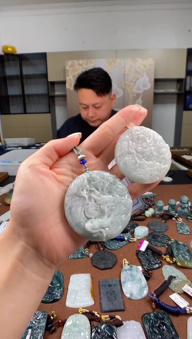 颈饰未镶嵌翡翠 多样性发其一