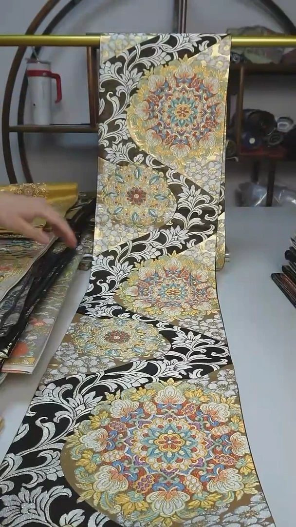 织绣山**幽西阵织六通宝相花