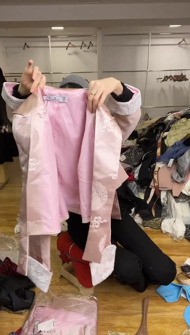 请****?外套       M码       80-105斤