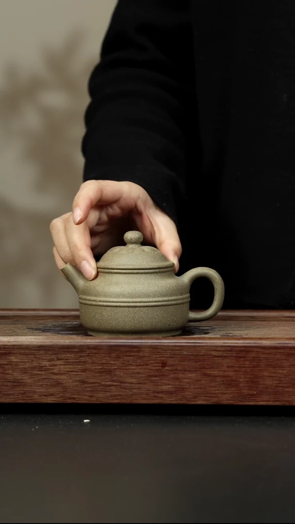 茶壶紫砂百年岩中泥 青色菱花德钟