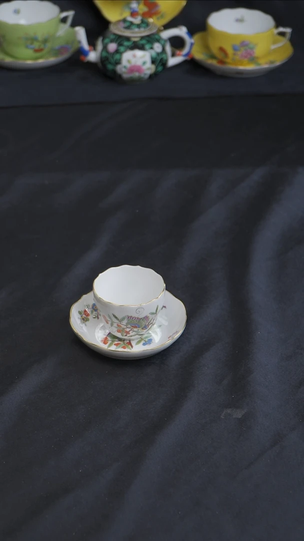 骨瓷婷婷中古器物如图所示88