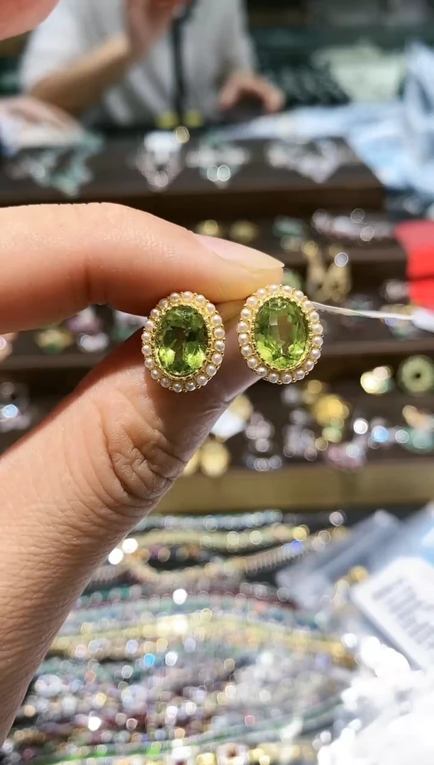 【闪购商品】橄榄石耳饰银S925镶嵌耳钉