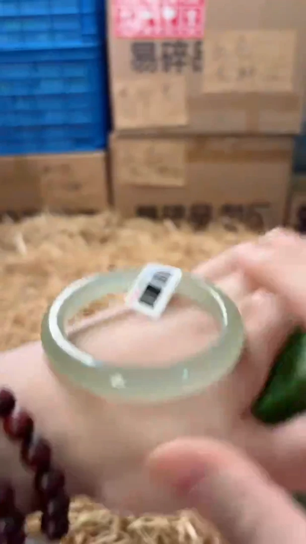 未镶嵌手镯石英质玉D-