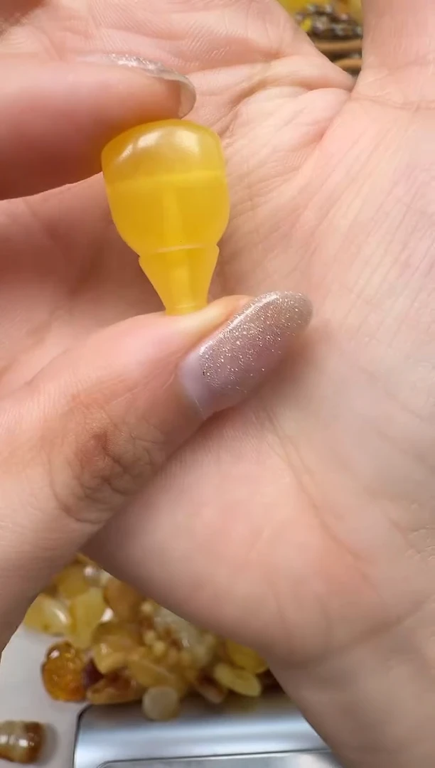 裸石琥珀未镶嵌如图