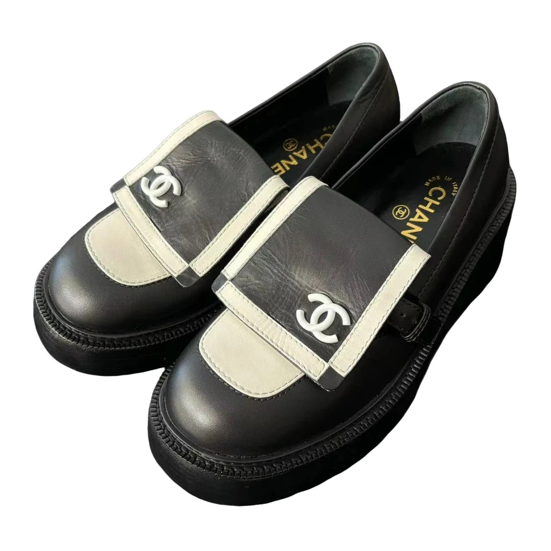 全新未使用 Chanel/香奈儿  24b黑白拼色乐福鞋/无鞋盒