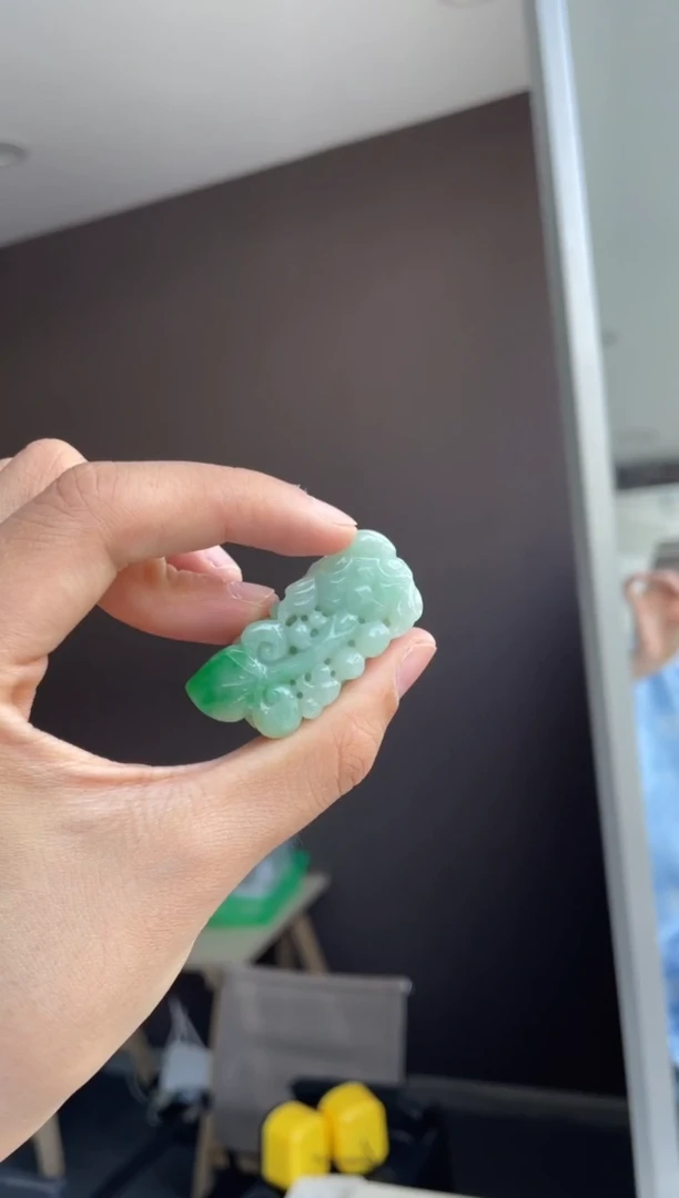 吊坠(不含链)未镶嵌翡翠天然缅甸A货翡翠