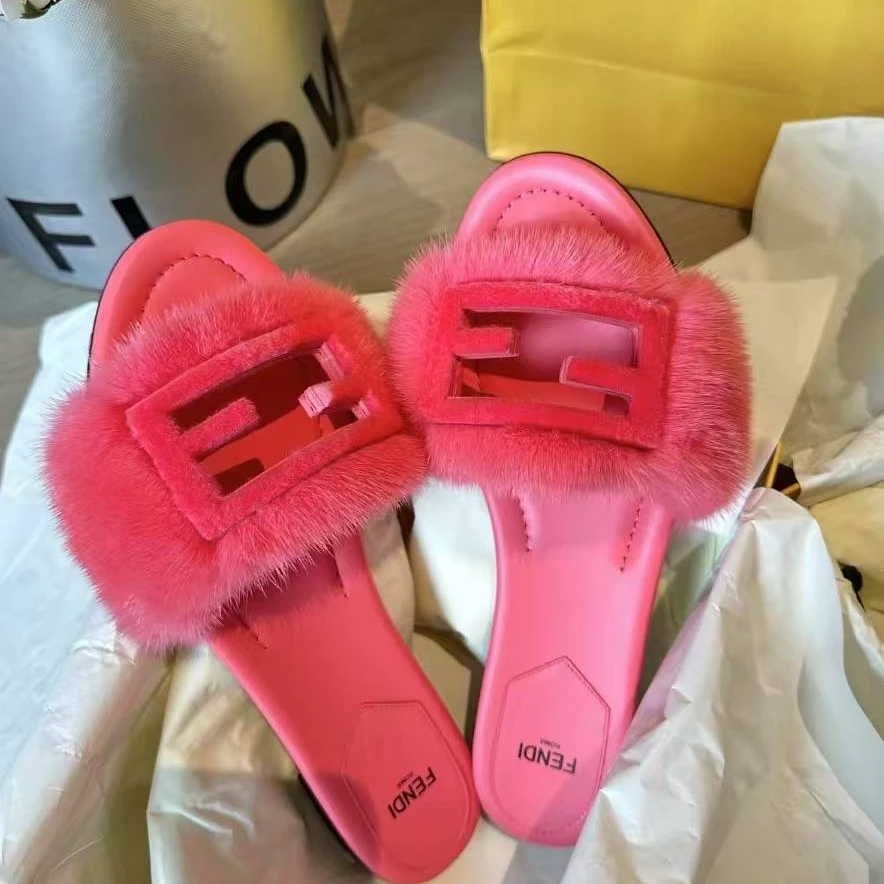 全新未使用 FENDI/芬迪 Baguette 宽带露趾一字拖鞋37/37.5