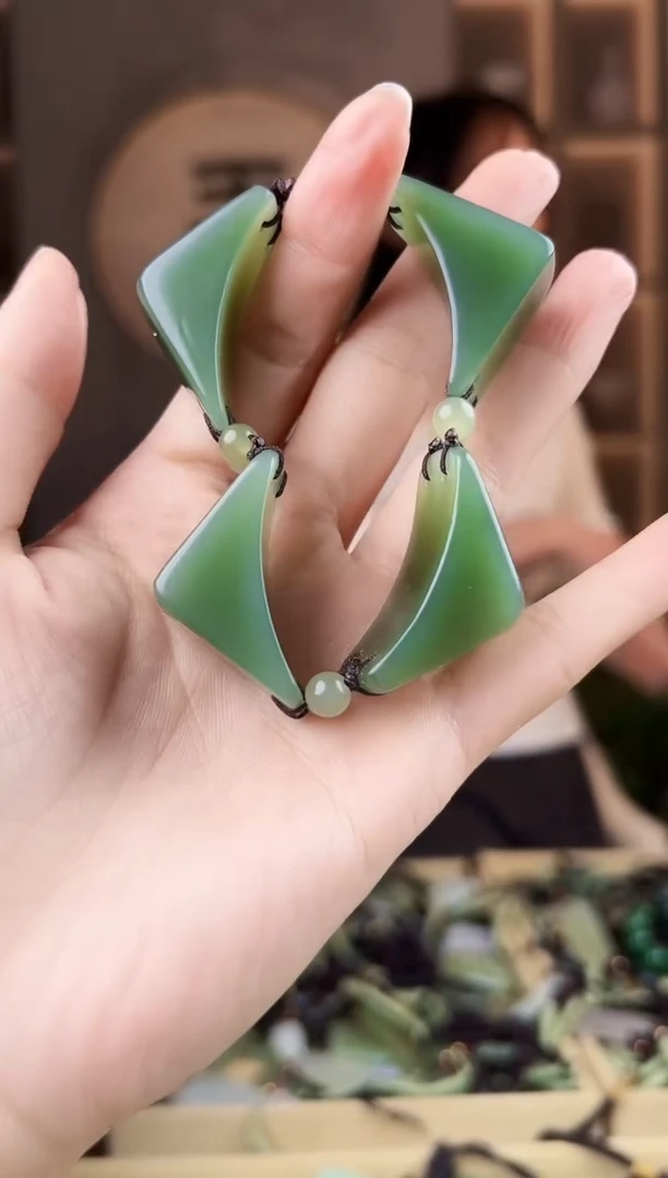 颈饰未镶嵌和田玉拍一发一，多样性发货