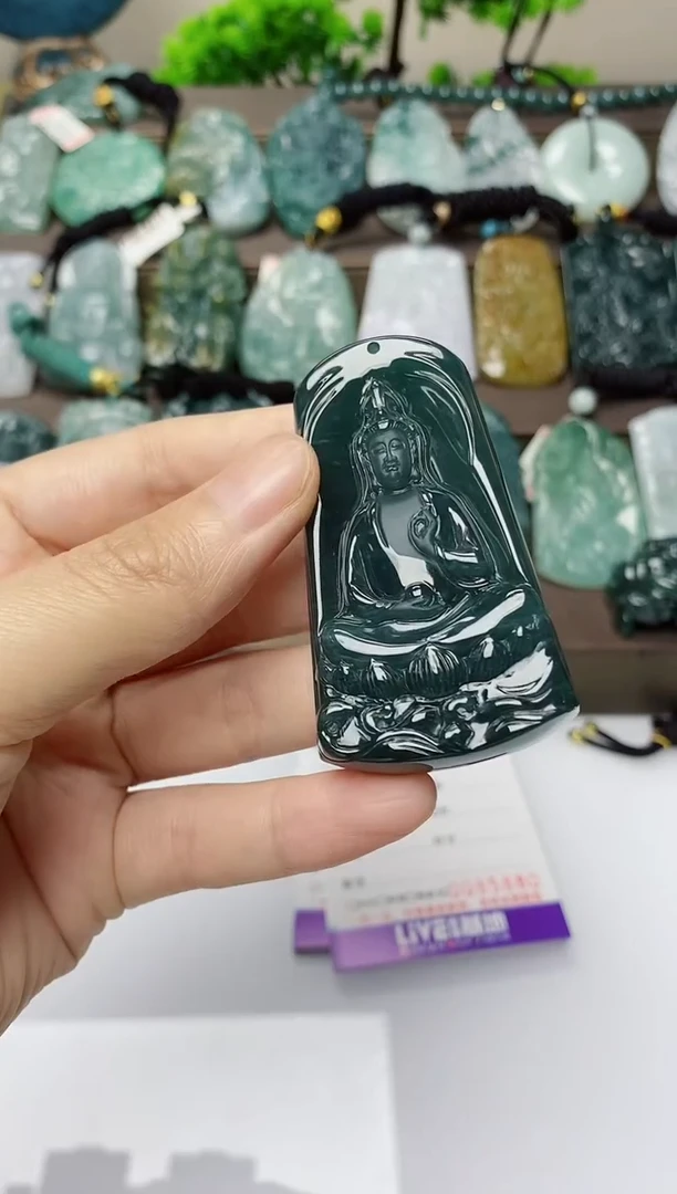 翡翠未镶嵌颈饰