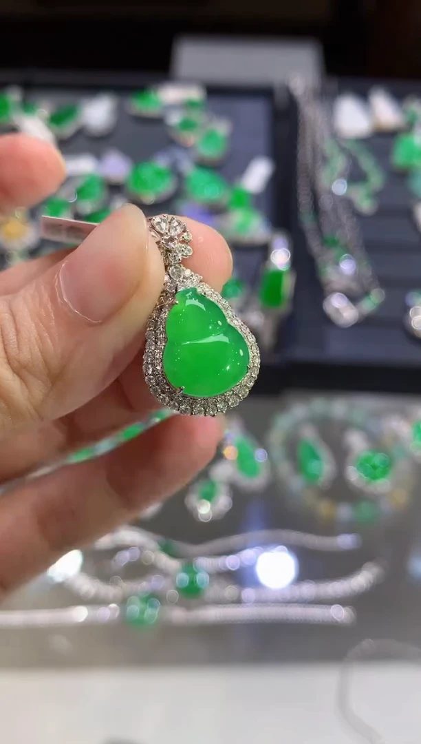 翡翠18K金镶嵌吊坠(不含链)A768|12800