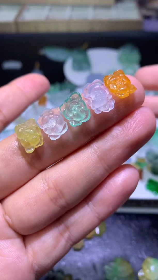 未镶嵌定制翡翠毛货