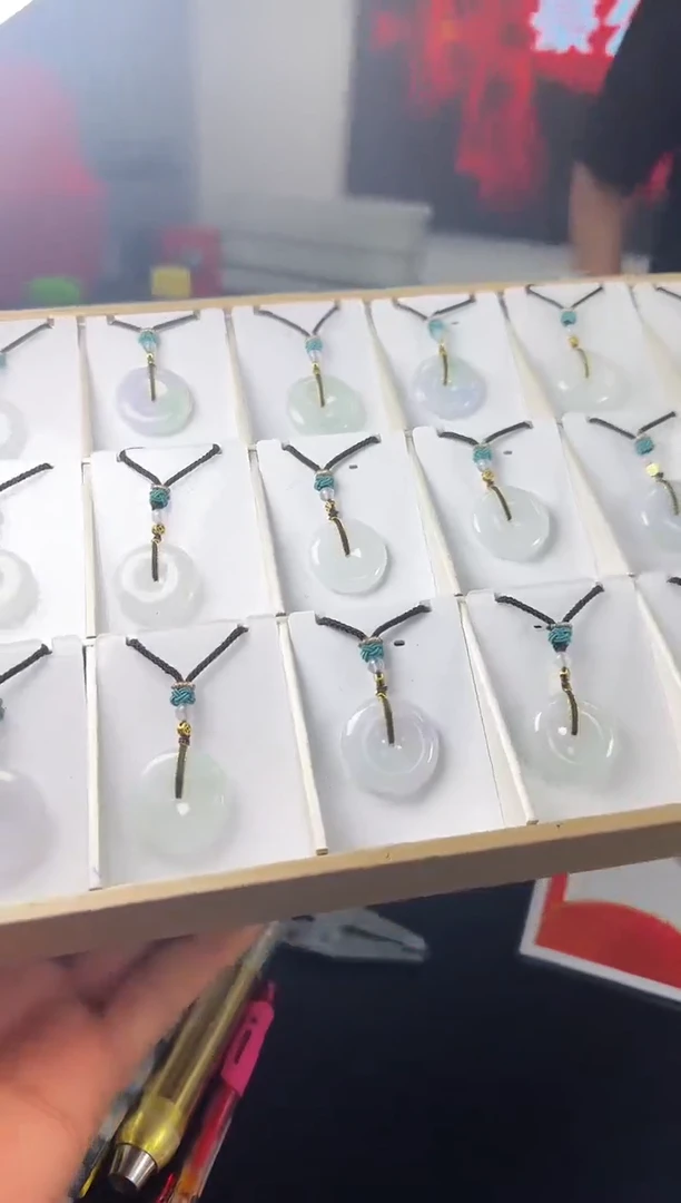 翡翠未镶嵌颈饰30401（多样性发货一个）