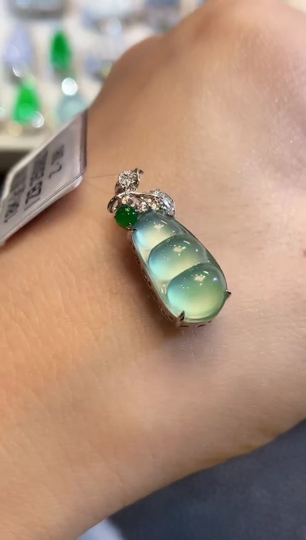 吊坠(不含链)18K金镶嵌翡翠C26