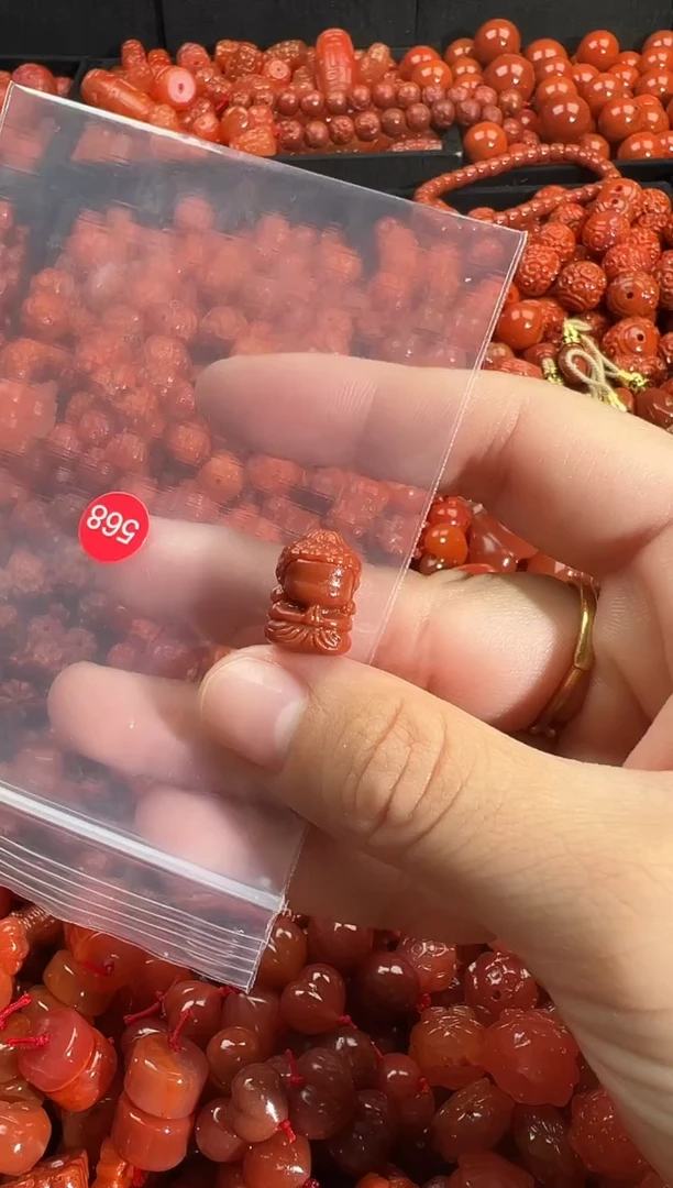 颈饰未镶嵌南红玛瑙1