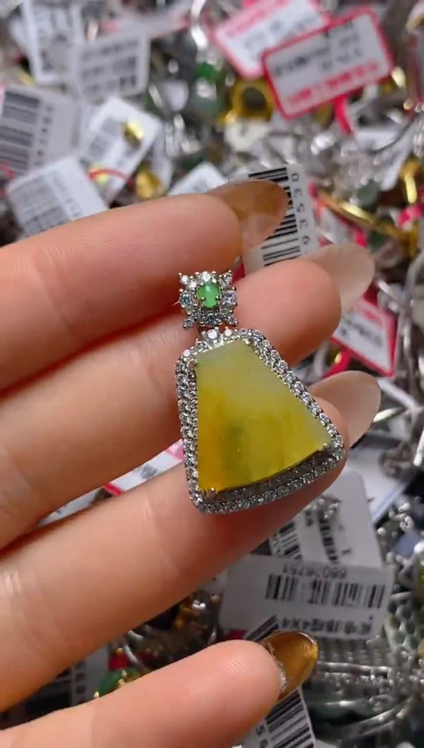 银S925镶嵌戒指翡翠百内无证书