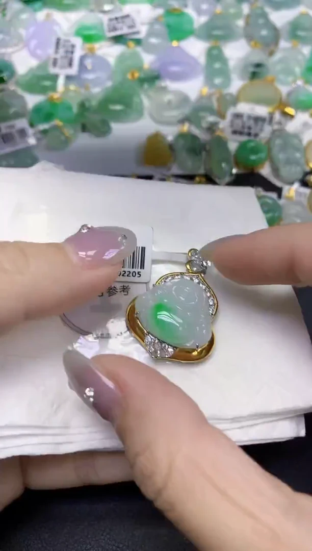 颈饰未镶嵌翡翠天然缅甸翡翠A货百元以上9元证书费自理