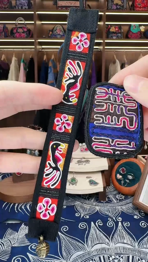 织绣18黔东南苗族刺绣