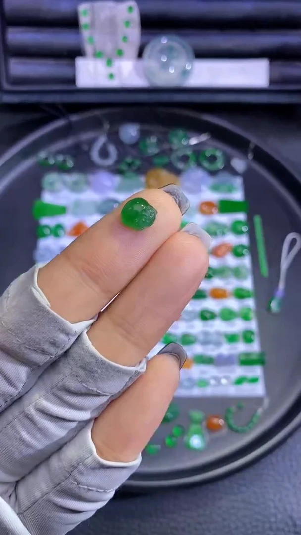 未镶嵌挂件翡翠金蟾