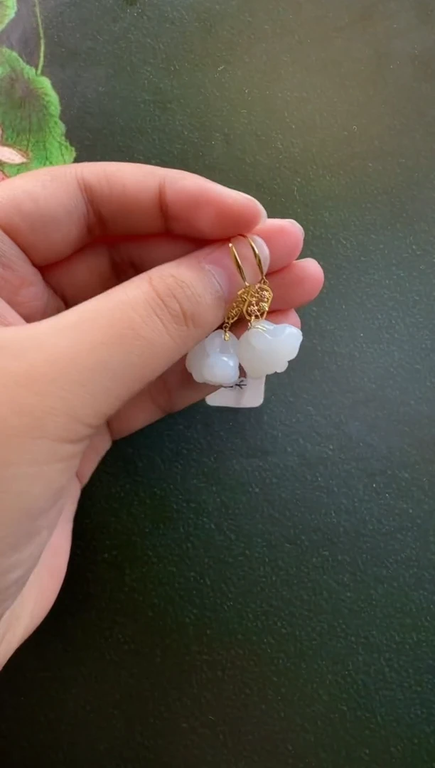 18K金镶嵌和田玉耳饰耳饰