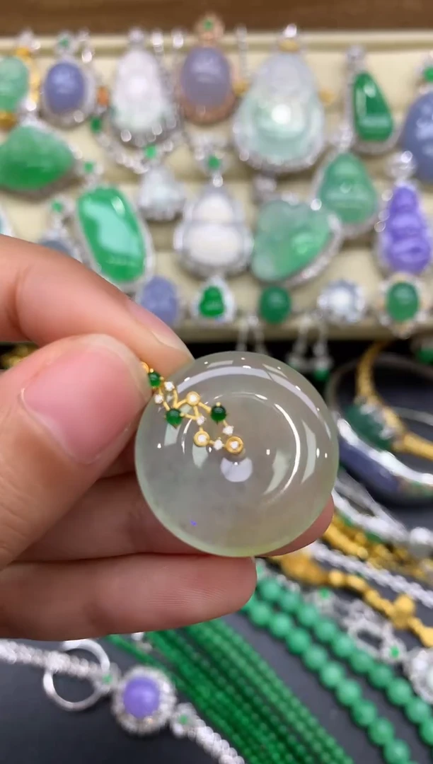 翡翠18K金镶嵌颈饰269-中国好珍宝