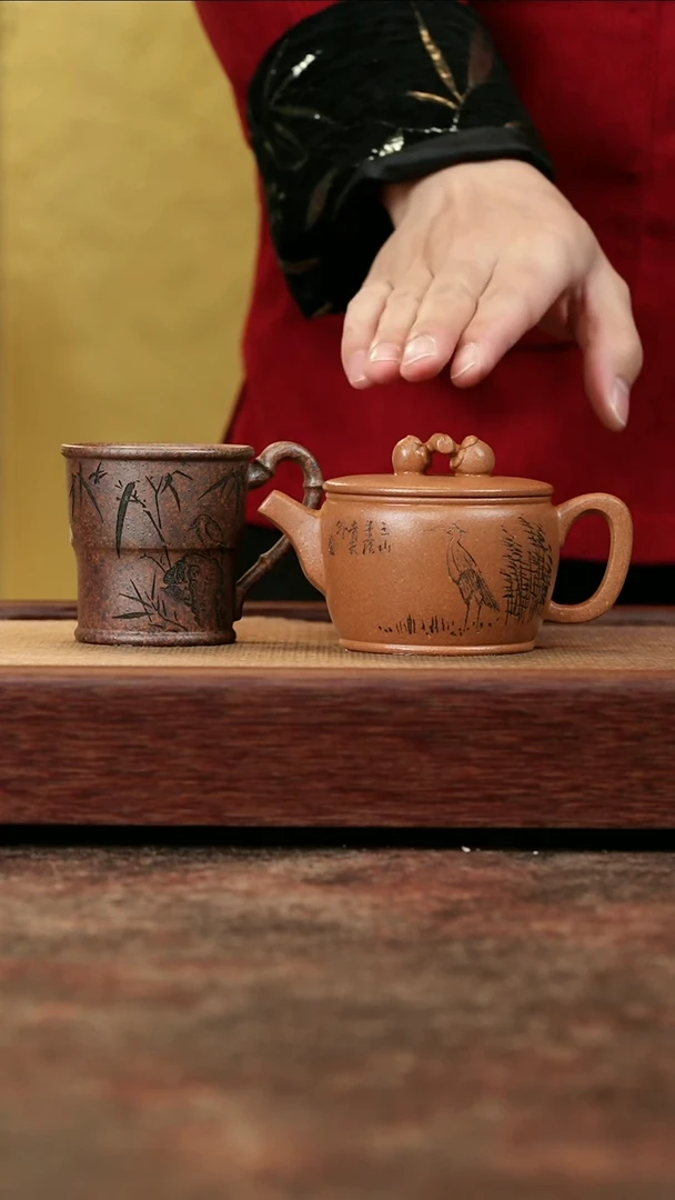 【闪购商品】紫砂茶壶金降坡刻绘汉瓦