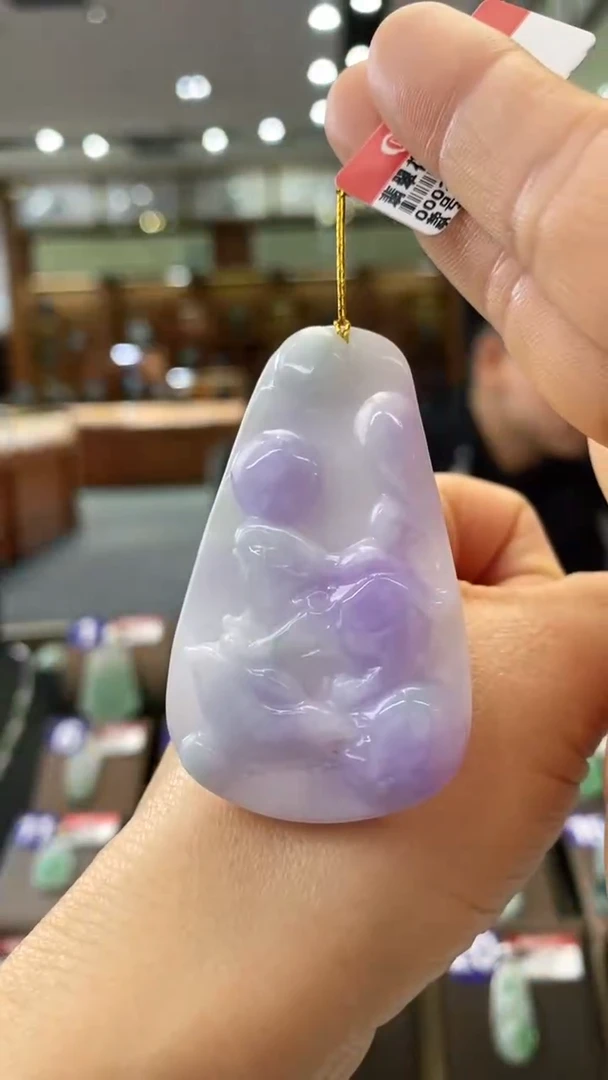 【闪购商品】翡翠颈饰未镶嵌兔牌