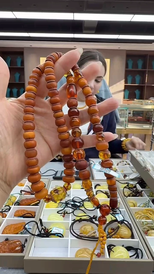 琥珀颈饰未镶嵌117秒拍号 假一罚三