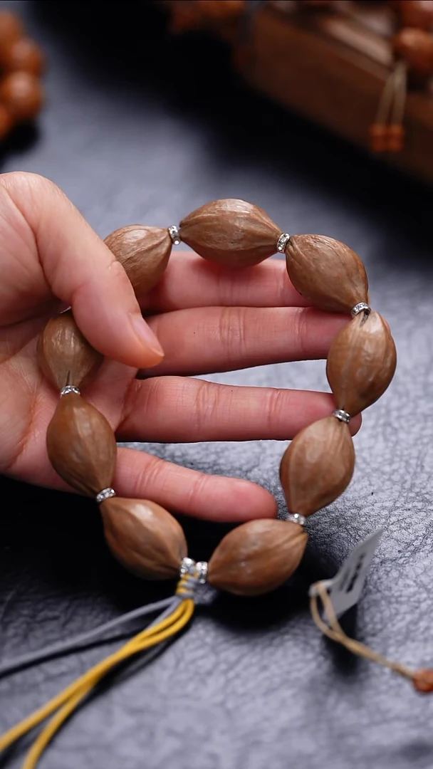 【闪购商品】橄榄核吊坠素核手串