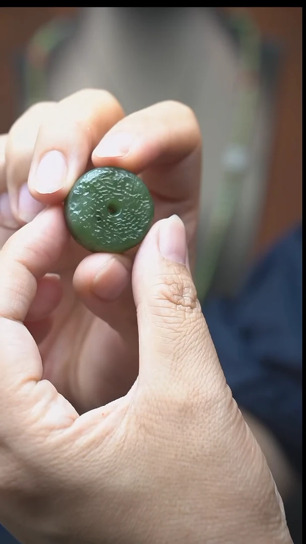 颈饰未镶嵌和田玉扣