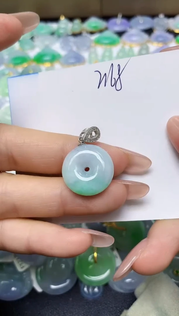 翡翠未镶嵌颈饰 天然缅甸翡翠A货