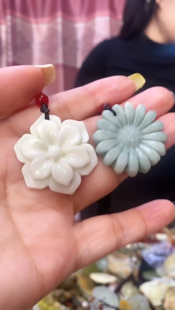 未镶嵌岫玉吊坠多样性发其中之一  挂坠