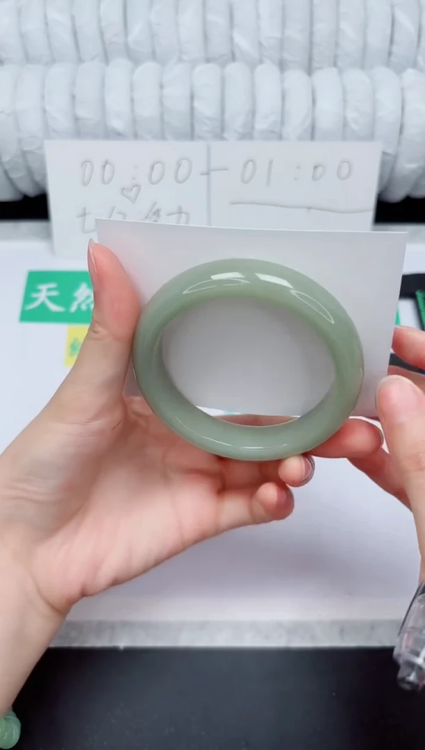 未镶嵌手镯石英质玉102-55.6DK