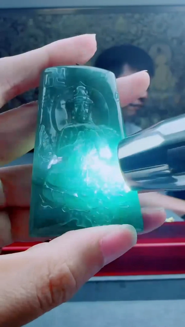 翡翠未镶嵌颈饰