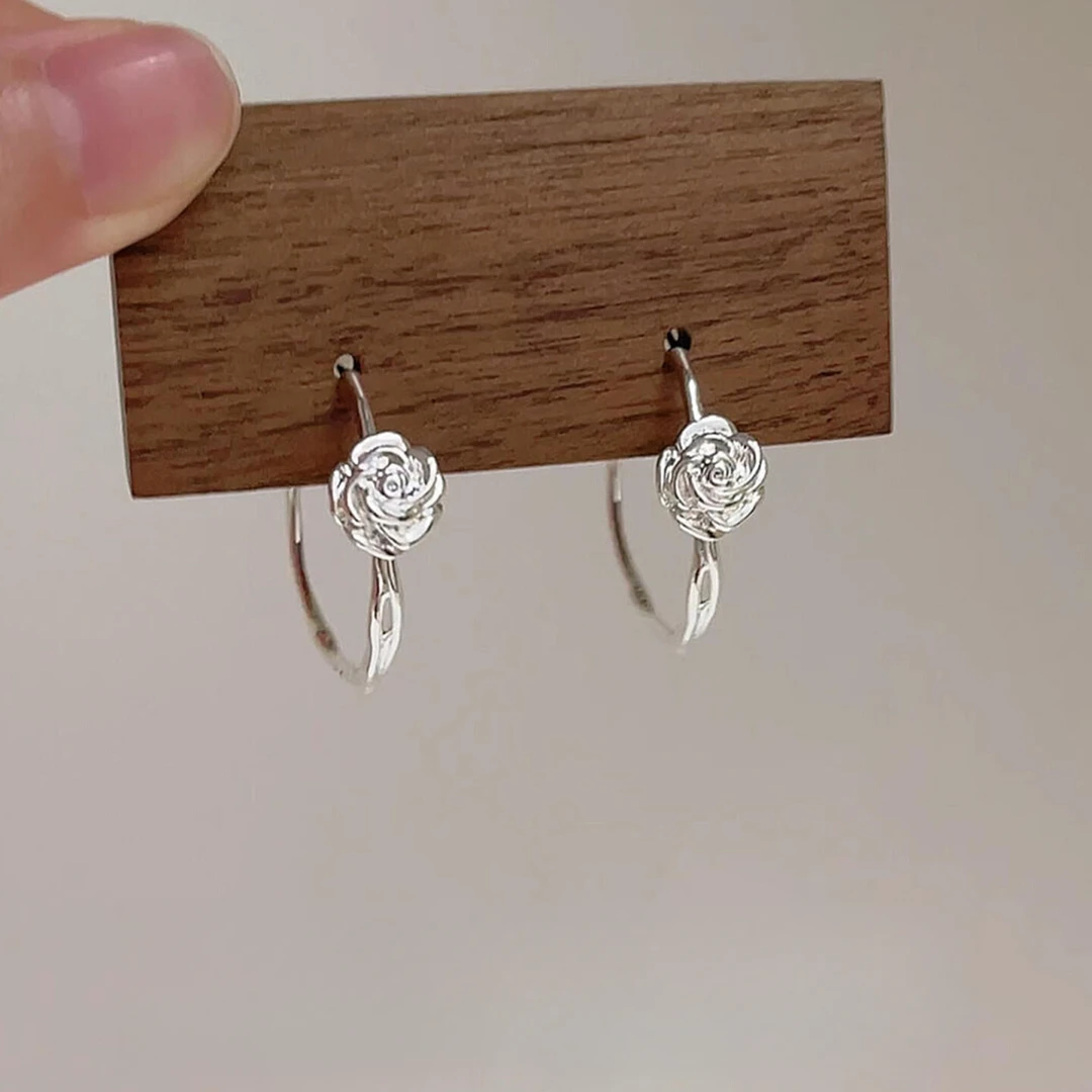 铜合金耳饰 韩系冷淡风银色玫瑰花C型耳环女小众设计感秋冬耳饰