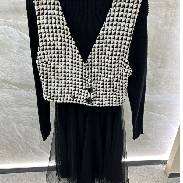 1065时尚百搭连衣裙