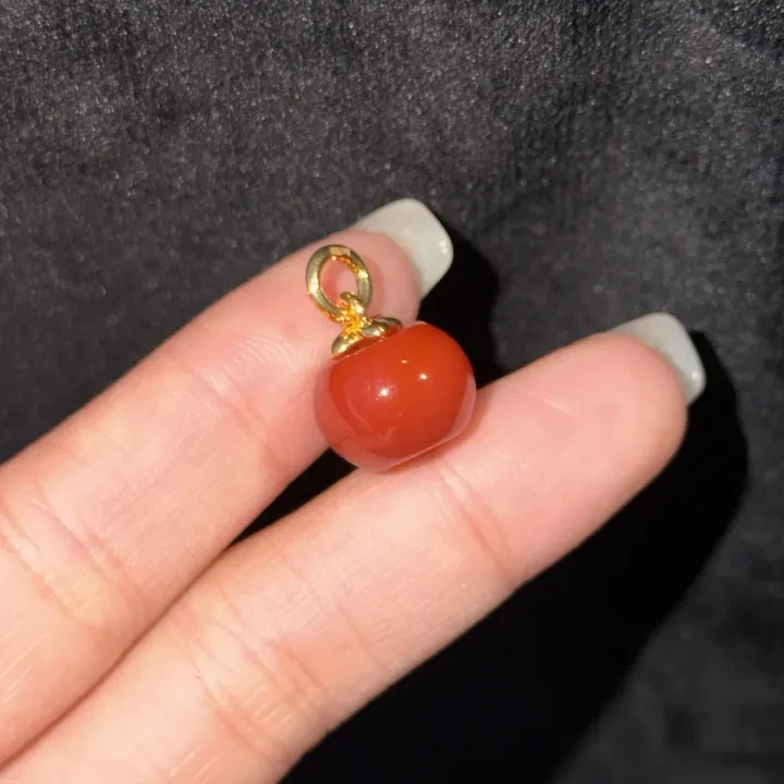 18k红玛瑙吊坠 18k红玛瑙吊坠