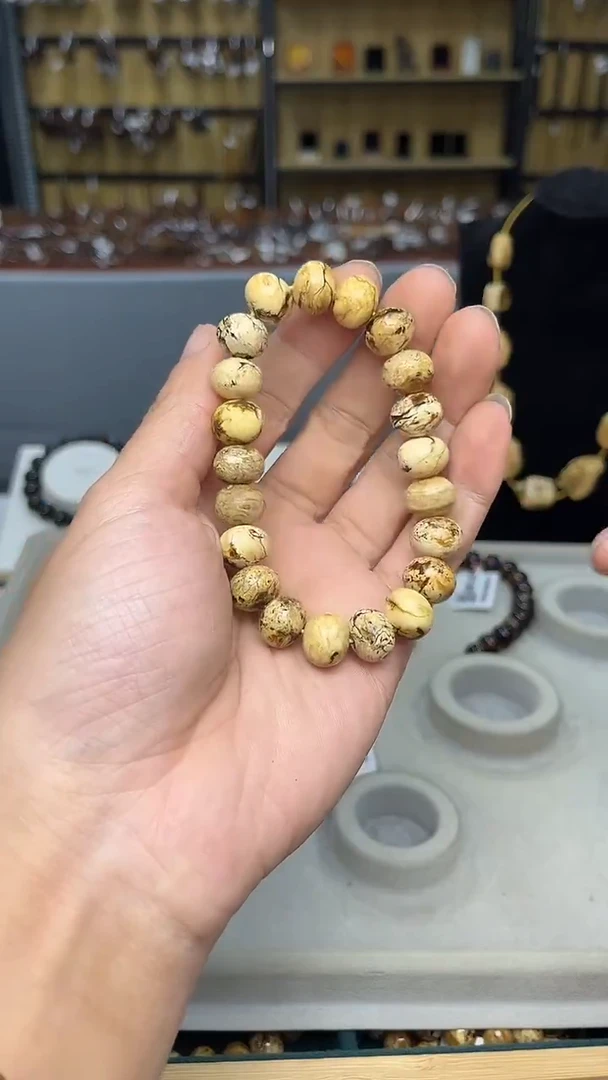 裸石琥珀未镶嵌路****待抚顺琥珀11+多样性发其一