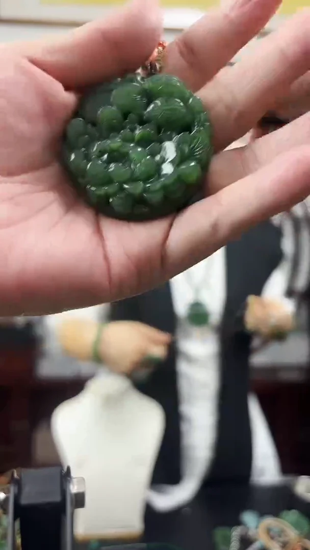 颈饰未镶嵌和田玉花开富贵