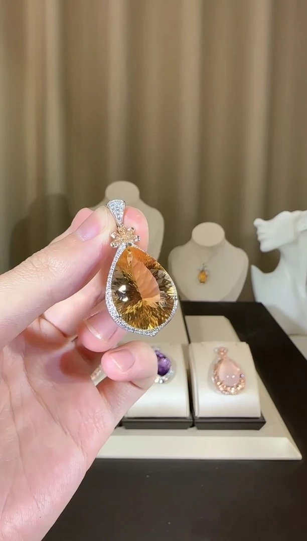 【闪购商品】黄晶颈饰银S925镶嵌17*25mm