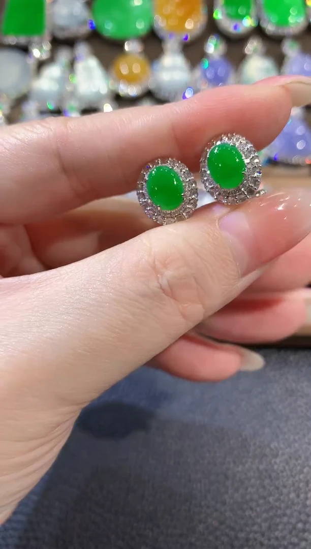 18K金镶嵌翡翠耳饰A128