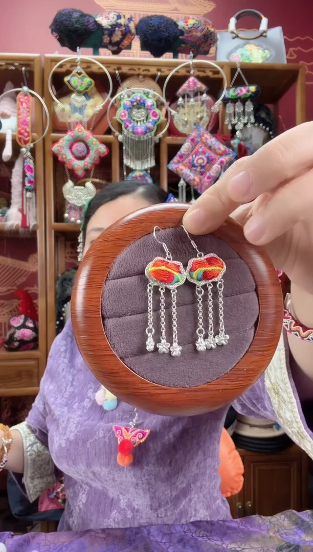 刺绣耳环71甜甜家